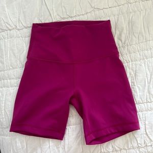 Lululemon ‘Magenta Purple’ Wunder Train High-Rise Bike Short 6” Size 4
